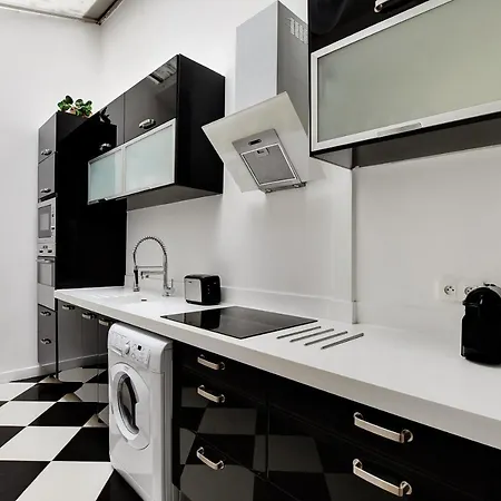 Modern - 2br-6p - Arts Et Metiers